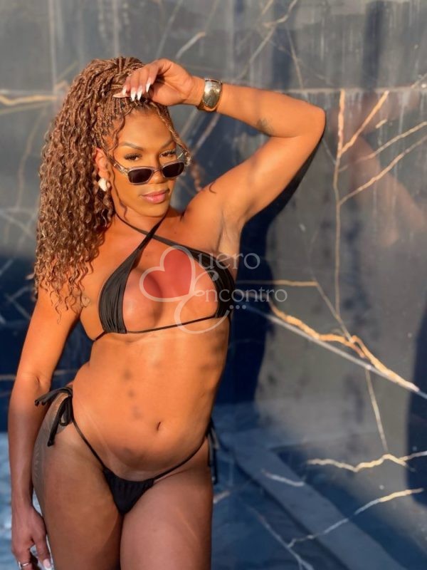 Adria Knowles
