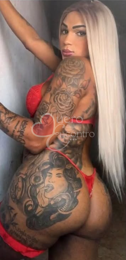 Morena tatuada