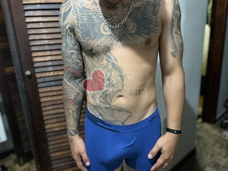Foto de Leeo Novin Tatuado