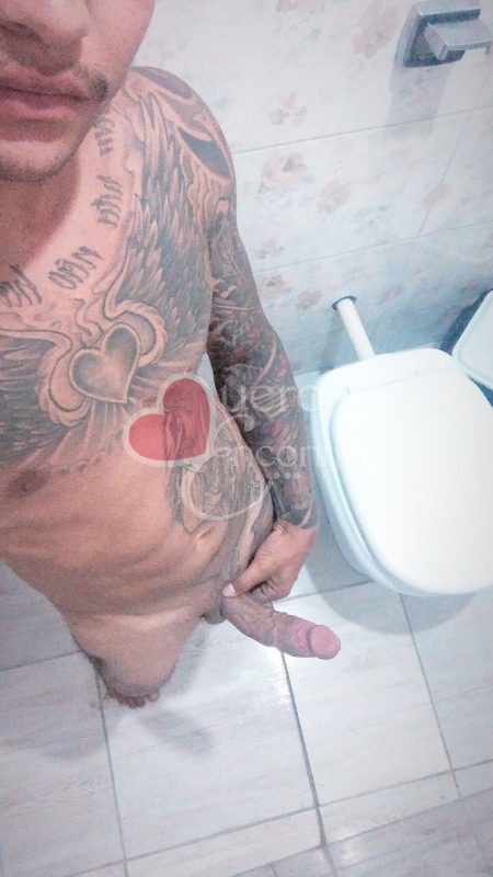 Foto de Leeo Novin Tatuado