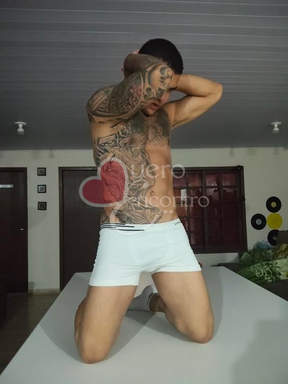 Foto de Leeo Novin Tatuado
