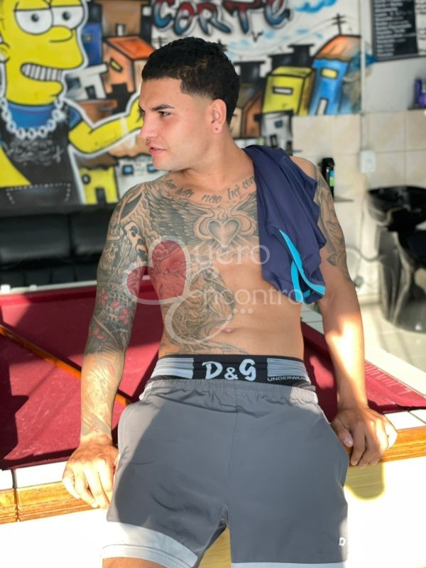 Foto de Leeo Novin Tatuado