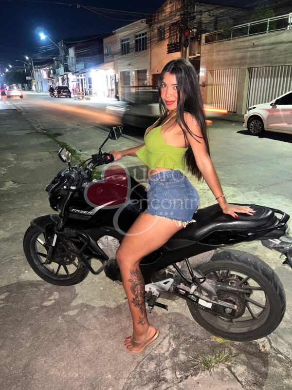 Hot Larissinha